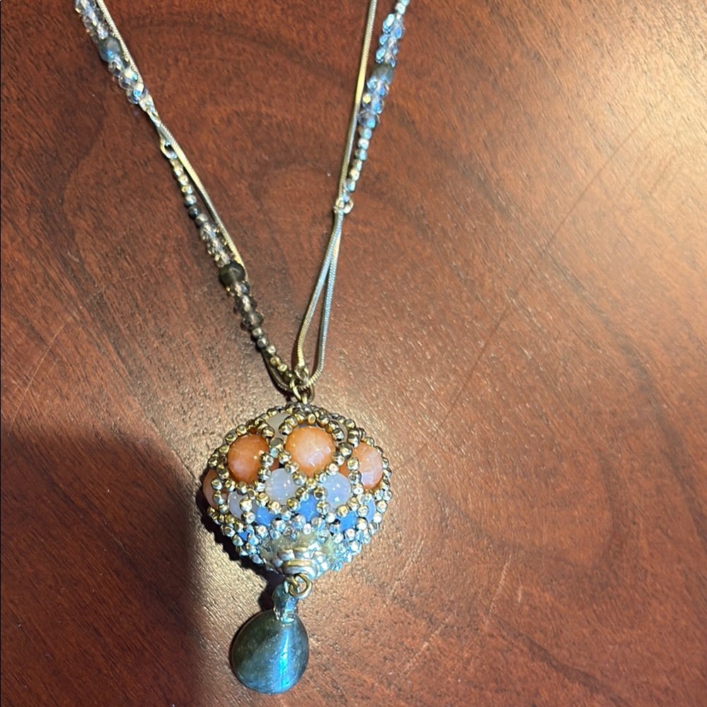Elegant Gold and Orange Pendant Necklace
